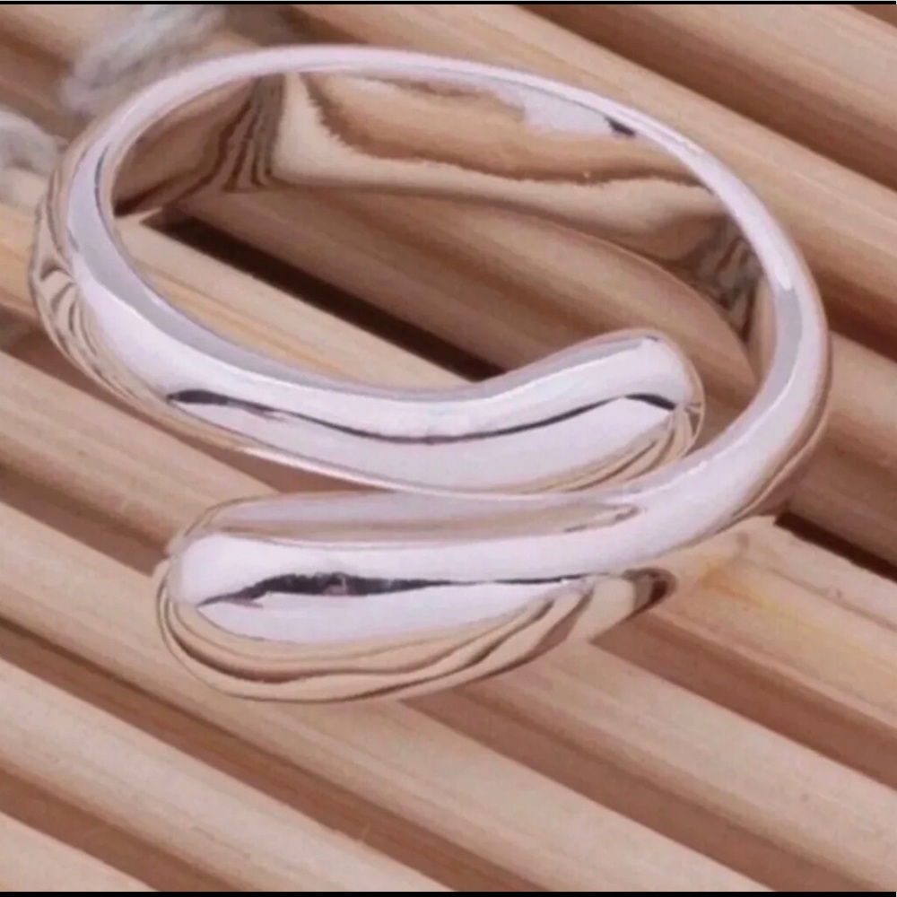 925 Stamped Sterling Silver Adjustable Ring NWT.